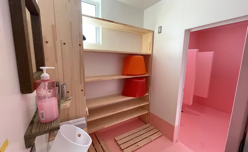 フェザーファクトリー 逗子ウインドサーフィン店シャワールーム