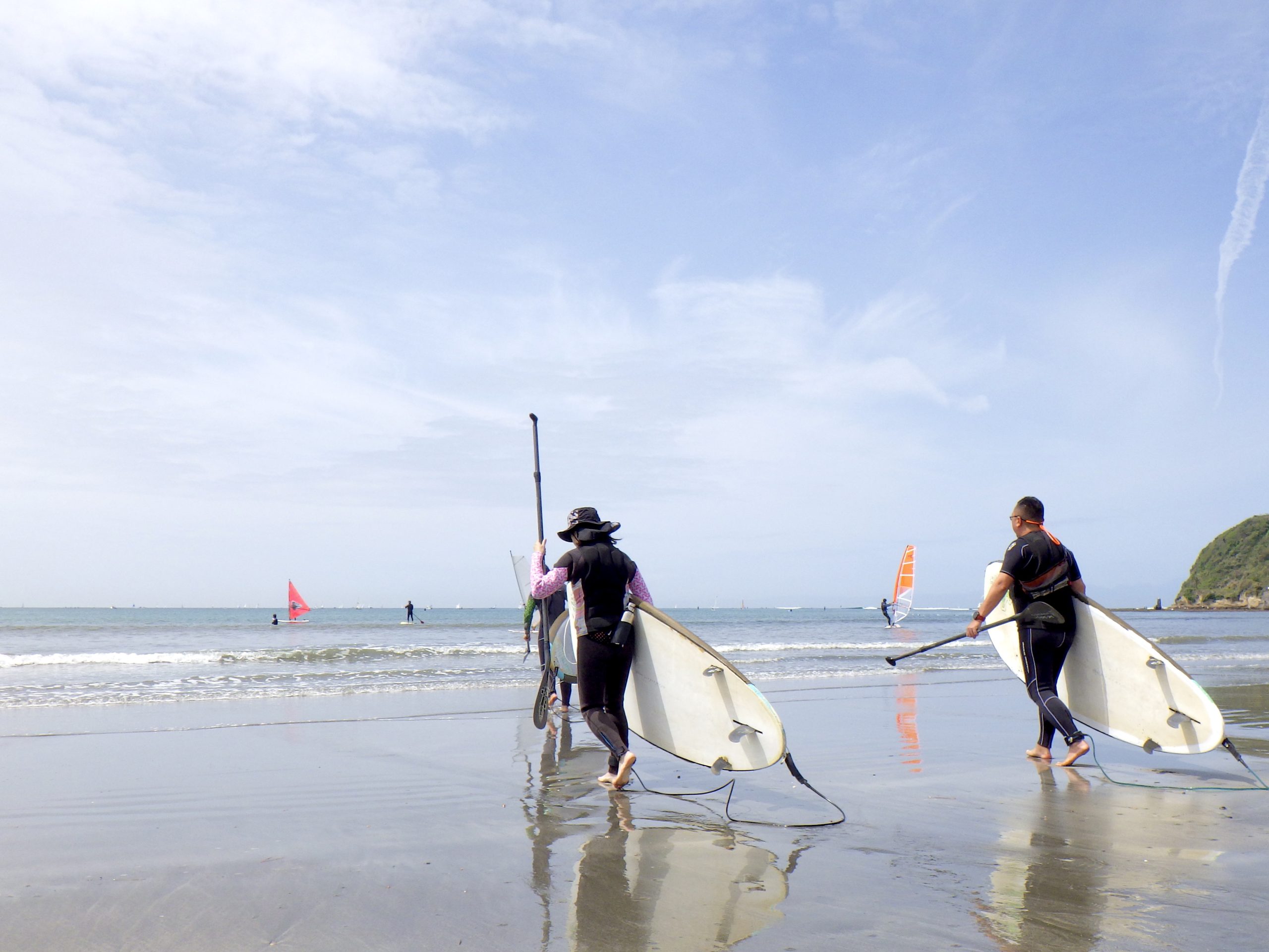 逗子海岸　台風うねり　波乗り