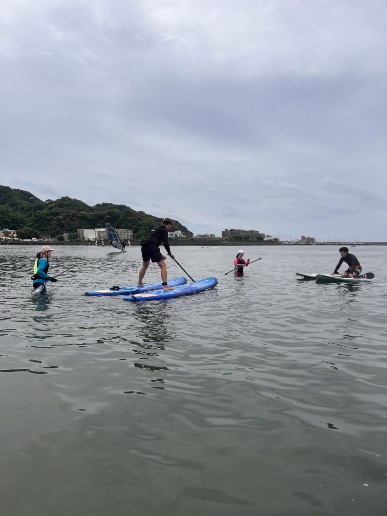 サップで遊ぶ