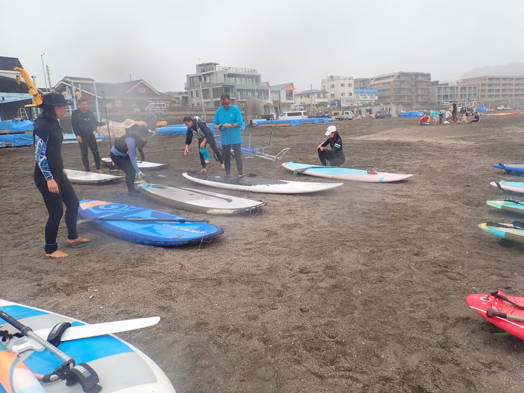 雨の逗子海岸サップ