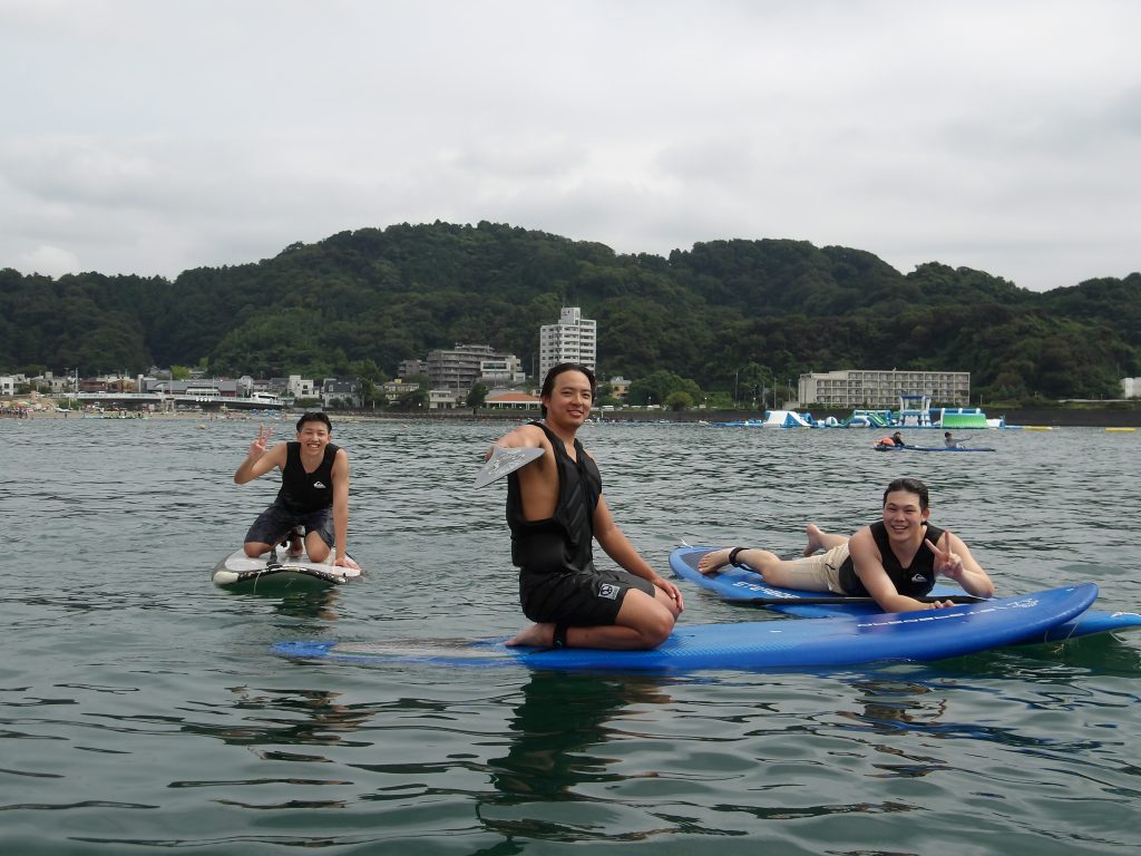 逗子海岸サップスクールの様子