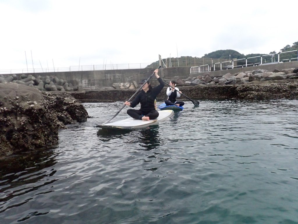 逗子海岸サップスクールの様子