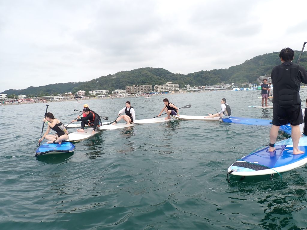 逗子海岸サップスクールの様子