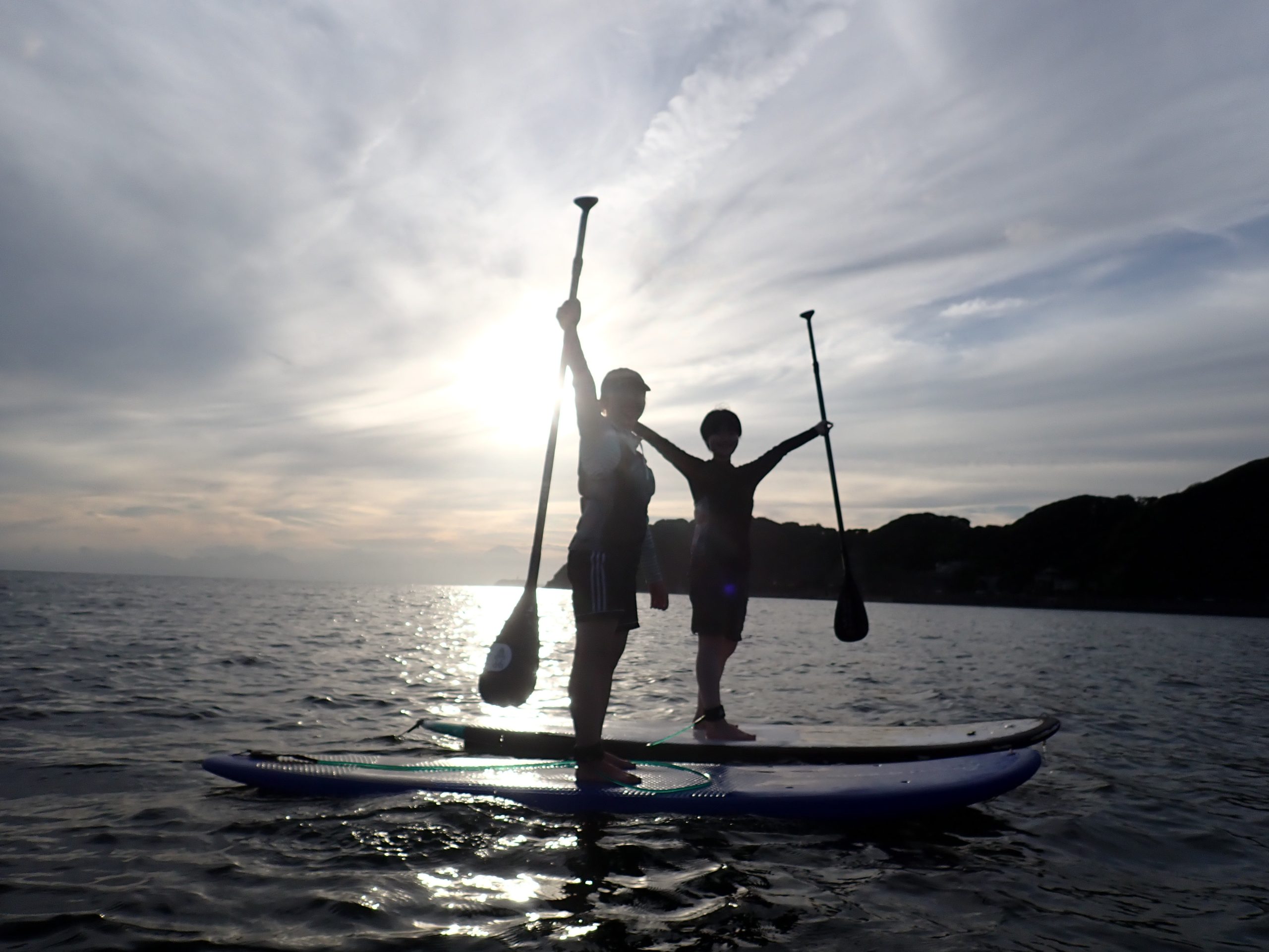 夕方は奇跡の時間！静かな逗子の海でサンセットSUP