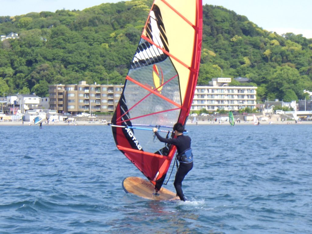 テイルジャイブ、ウインドサーフィン、逗子海岸