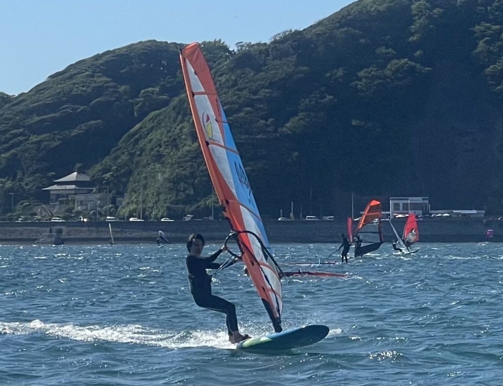 ウインドサーフィン走り出し